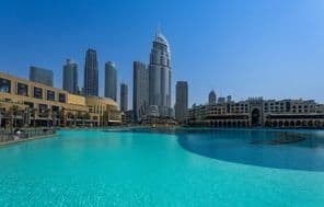 Dubai belvárosa Burj Khalifa.